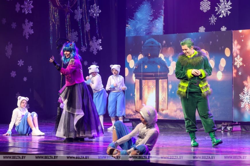 Новогоднее чудо для Виталины из Бобруйска: первое участие в областном празднике