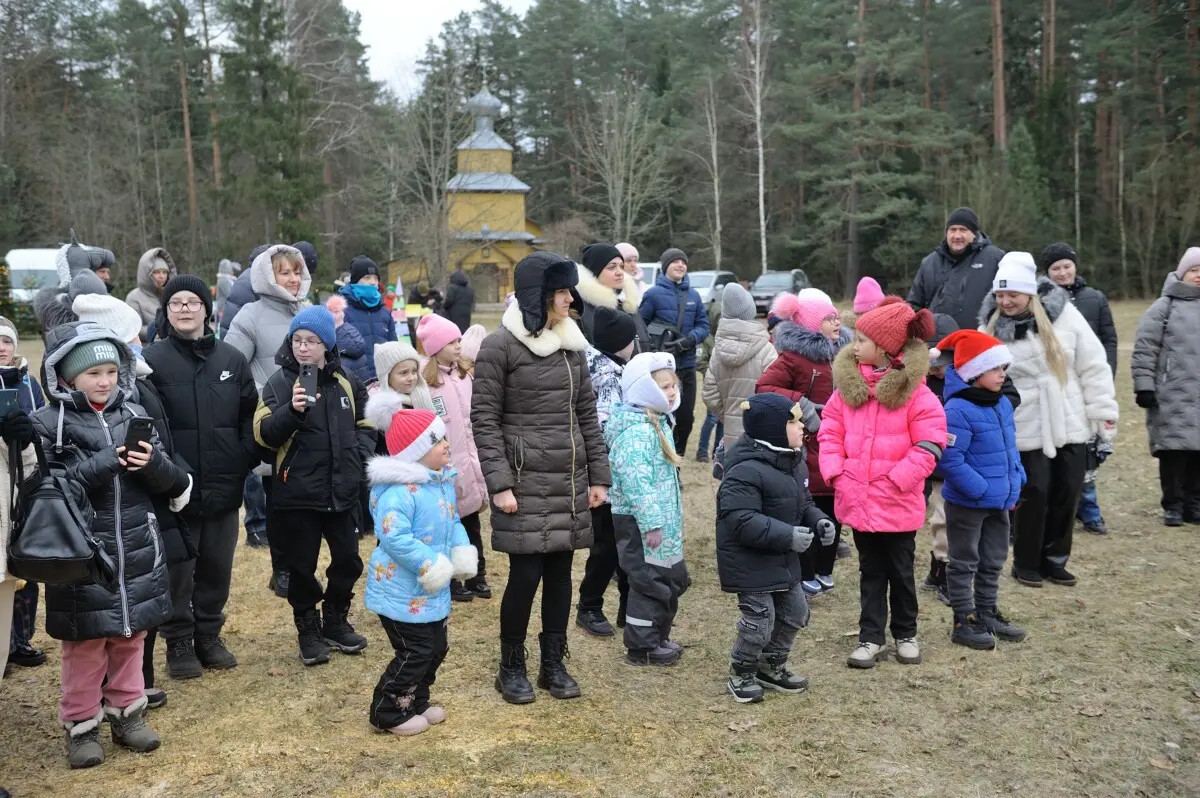 В Бобруйском районе открылась усадьба Деда Мороза