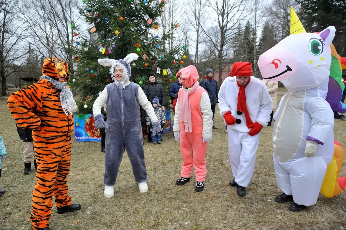 В Бобруйском районе открылась усадьба Деда Мороза