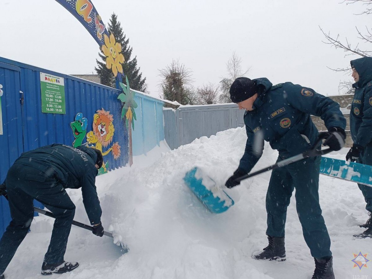 Спасатели освободили санаторий &laquo;Радуга&raquo; от снега