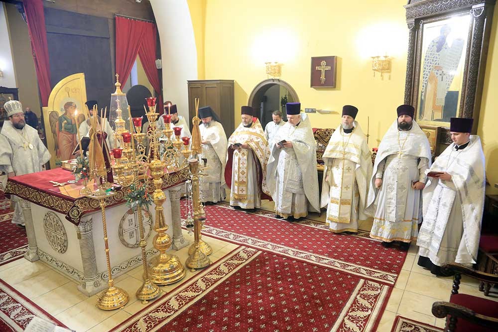 Епископ Серафим совершил Божественную литургию в Бобруйском кафедральном соборе святителя Николая