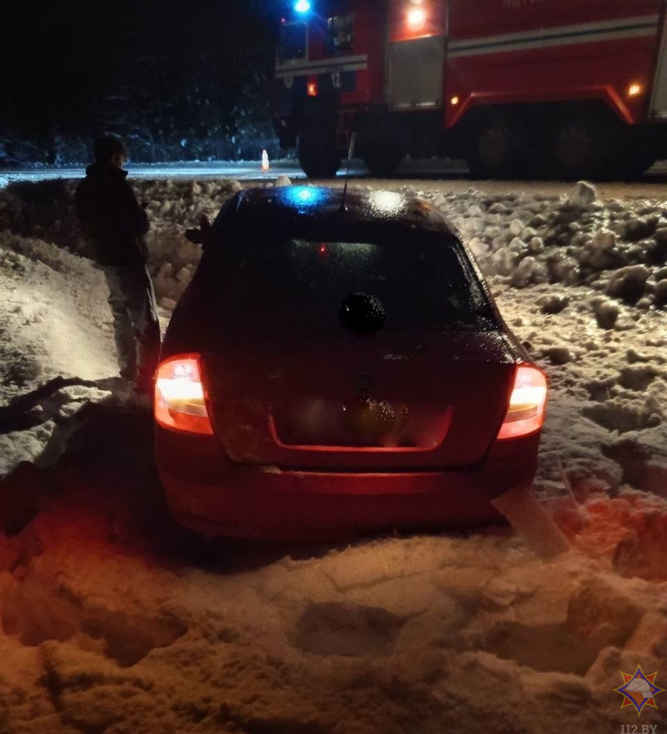 В Бобруйске и других районах Могилевской области спасали застрявшие автомобили