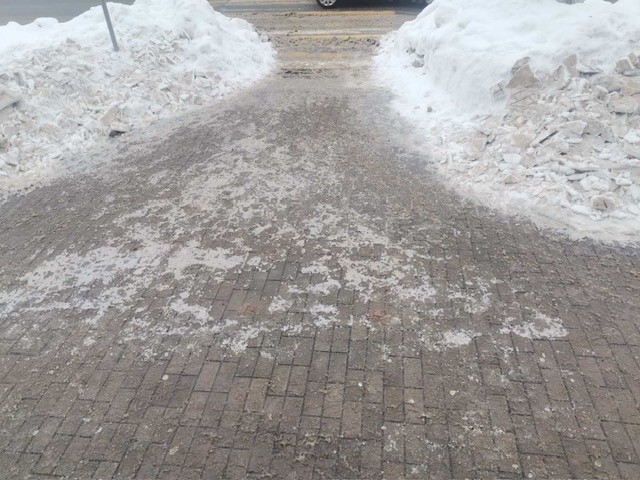 Администрация отчиталась о санитарном дне, жители – о проблемах с передвижением в Ленинском районе Администрация отчиталась о санитарном дне, жители – о проблемах с передвижением в Ленинском районе