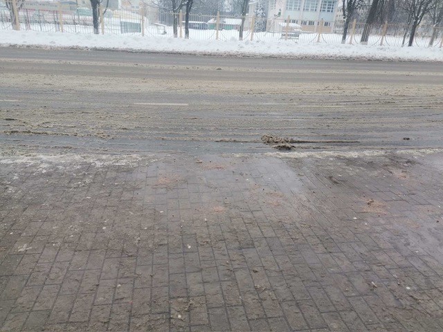 Администрация отчиталась о санитарном дне, жители – о проблемах с передвижением в Ленинском районе Администрация отчиталась о санитарном дне, жители – о проблемах с передвижением в Ленинском районе