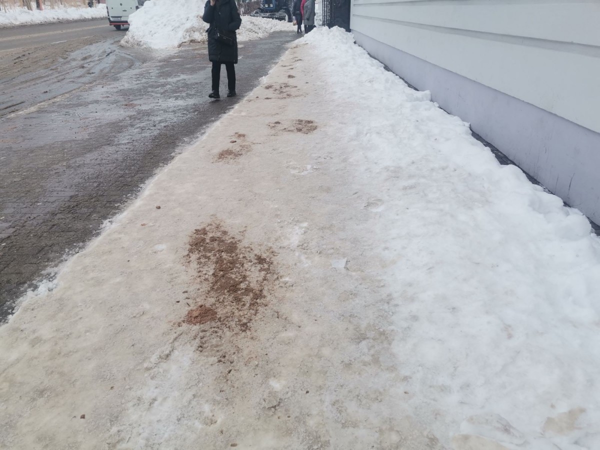 Администрация отчиталась о санитарном дне, жители – о проблемах с передвижением в Ленинском районе Администрация отчиталась о санитарном дне, жители – о проблемах с передвижением в Ленинском районе