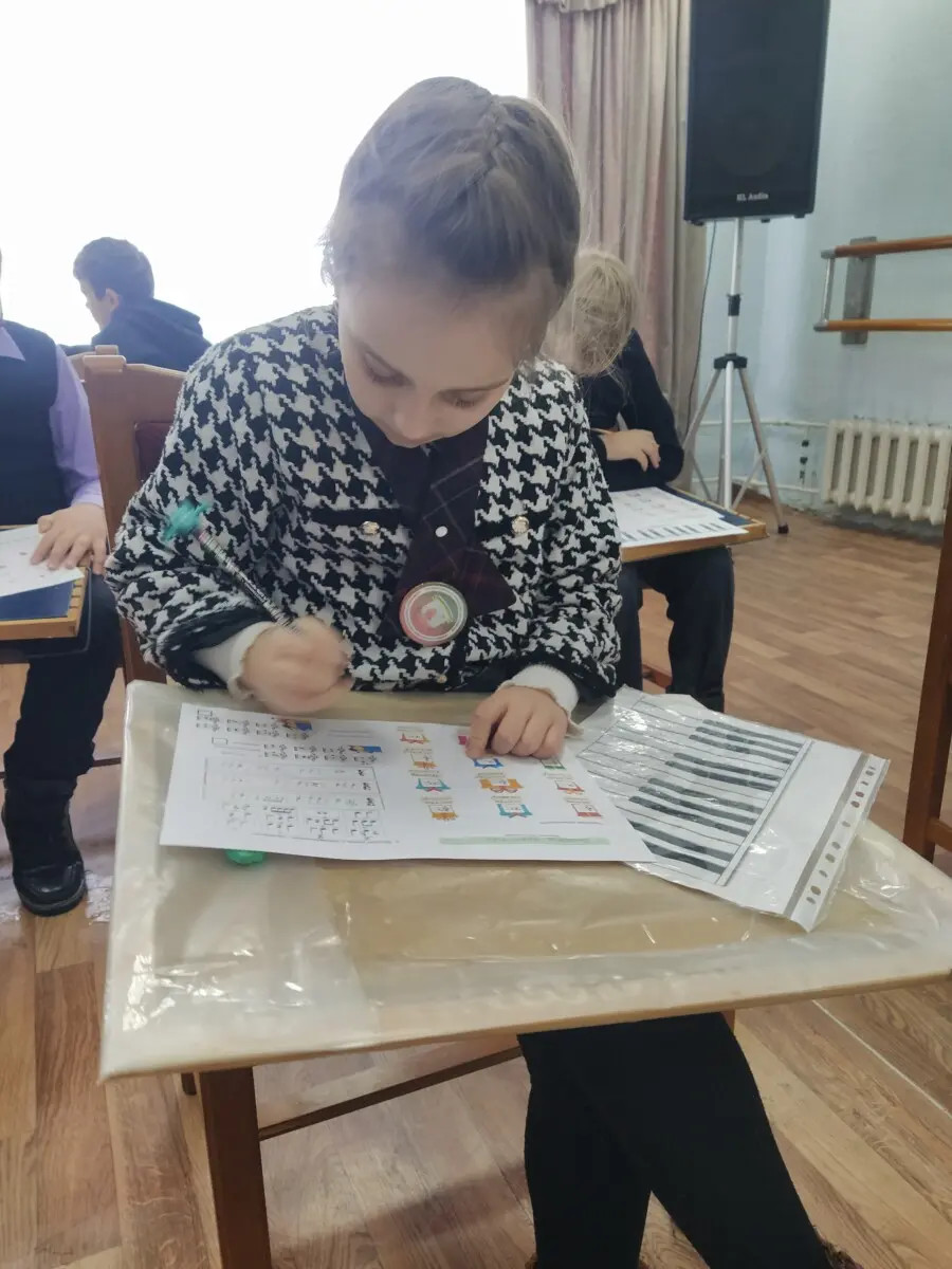 Учащиеся Бобруйской районной детской школы искусств попробовали свои силы в музыкально-теоретической олимпиаде