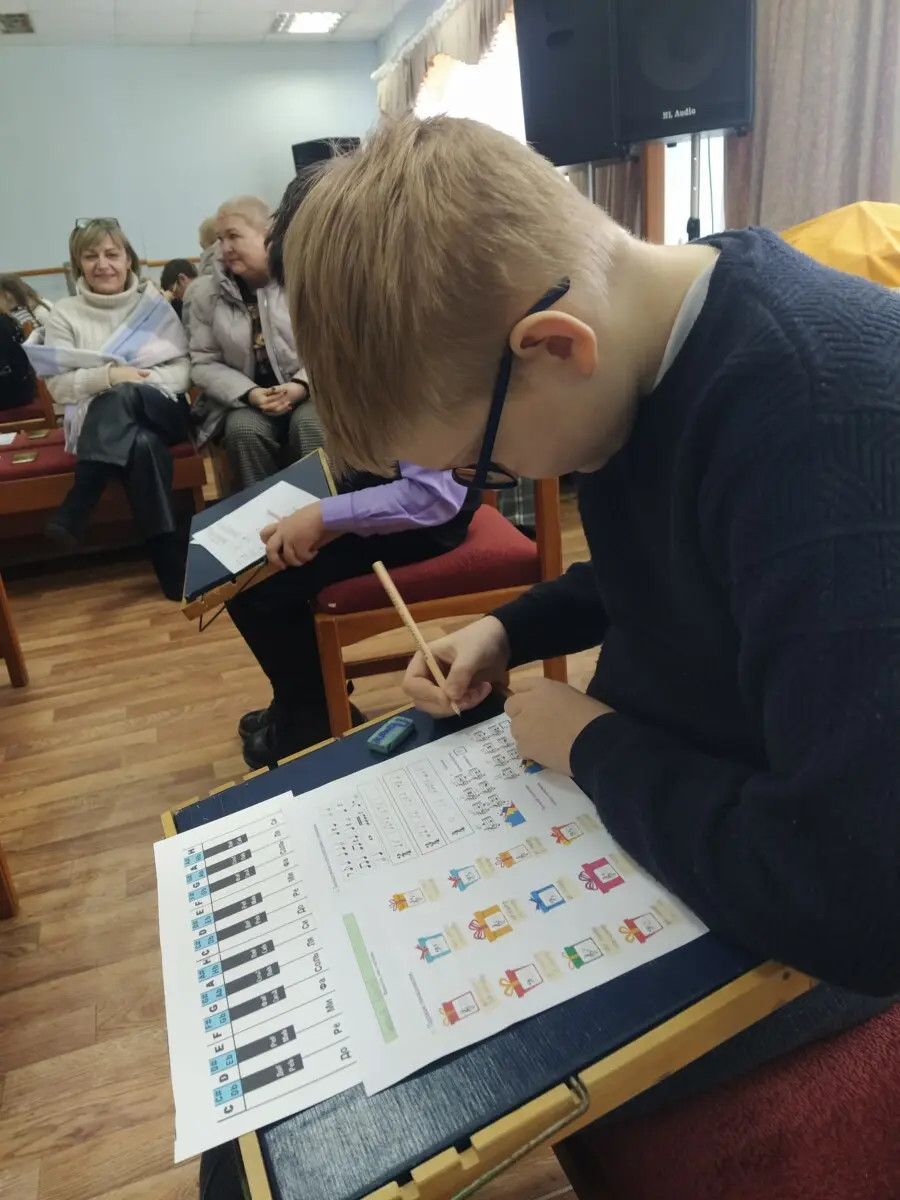 Учащиеся Бобруйской районной детской школы искусств попробовали свои силы в музыкально-теоретической олимпиаде