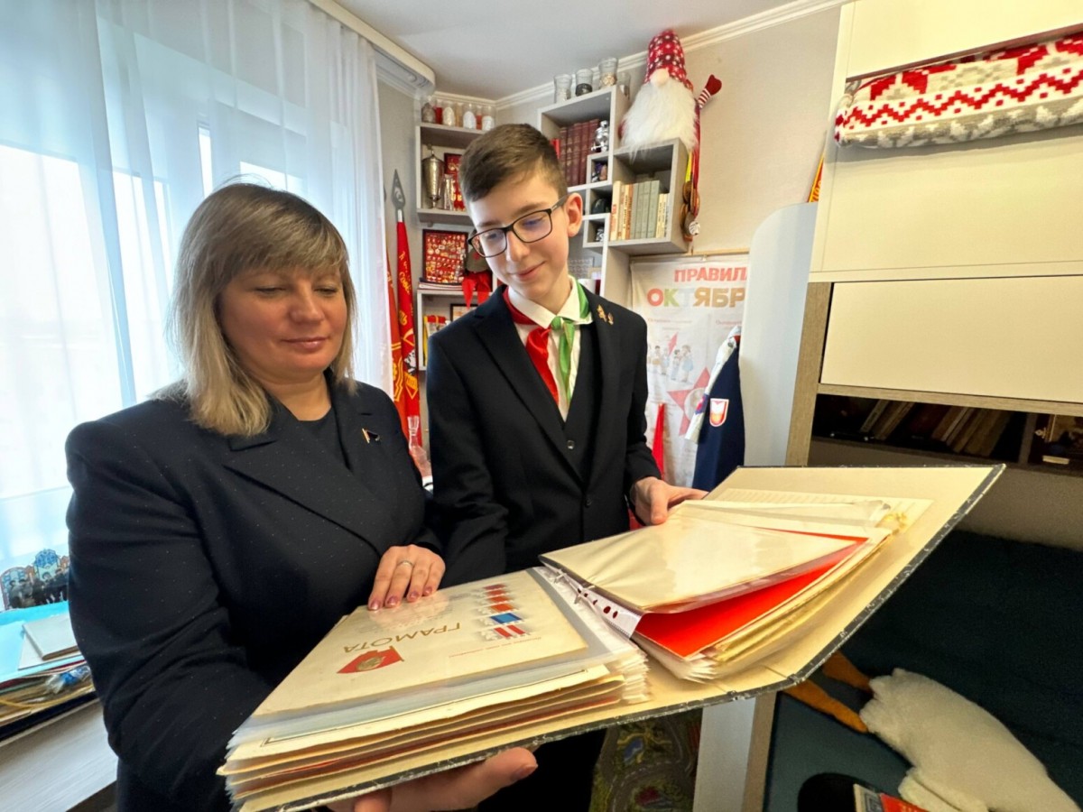 Бобруйский школьник в своей комнате создал мини-музей пионерии