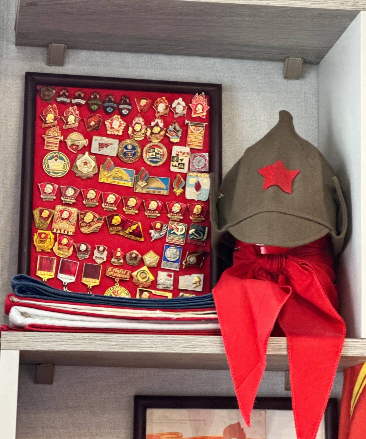 Бобруйский школьник в своей комнате создал мини-музей пионерии