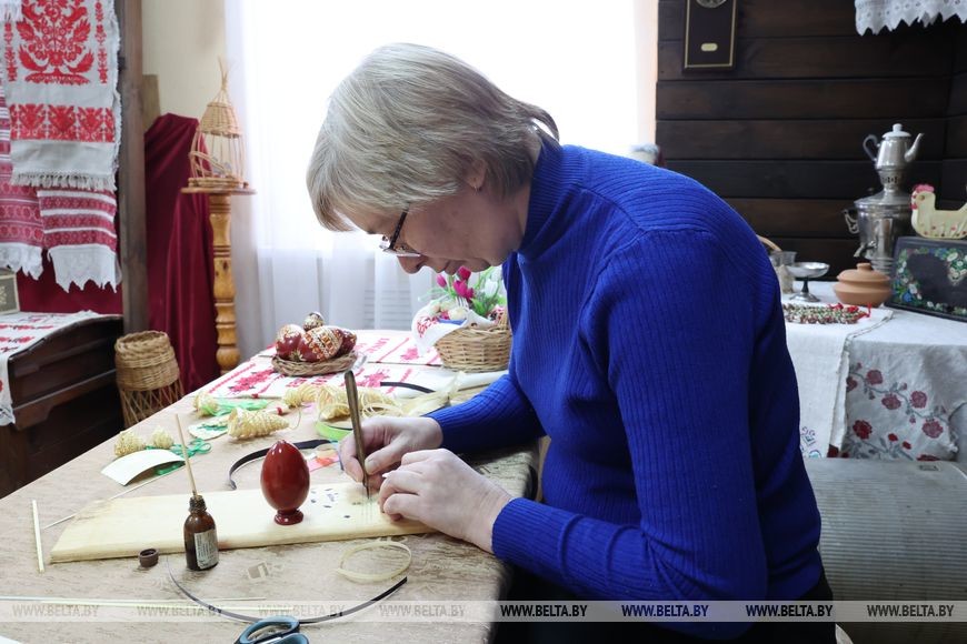 Выпускники Бобруйского колледжа возрождают древние традиции соломоплетения
