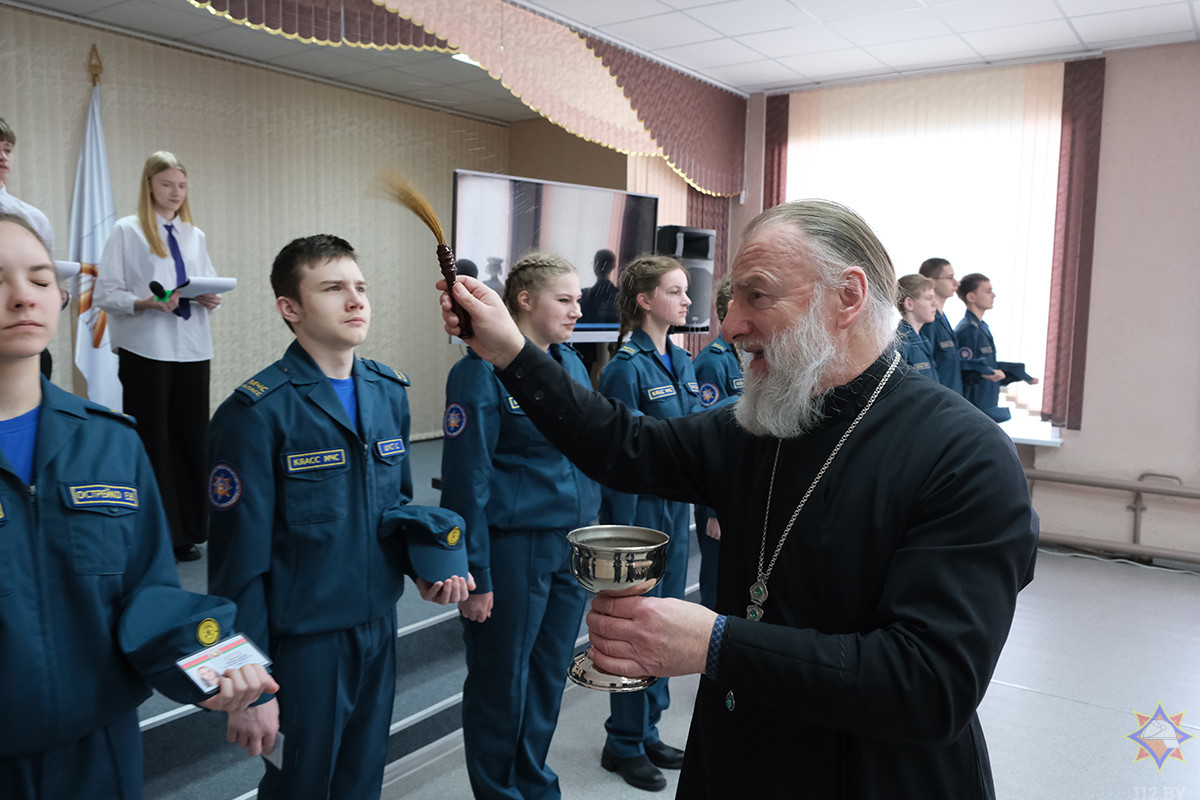 В средней школе №24  прошло торжественное посвящение в спасатели