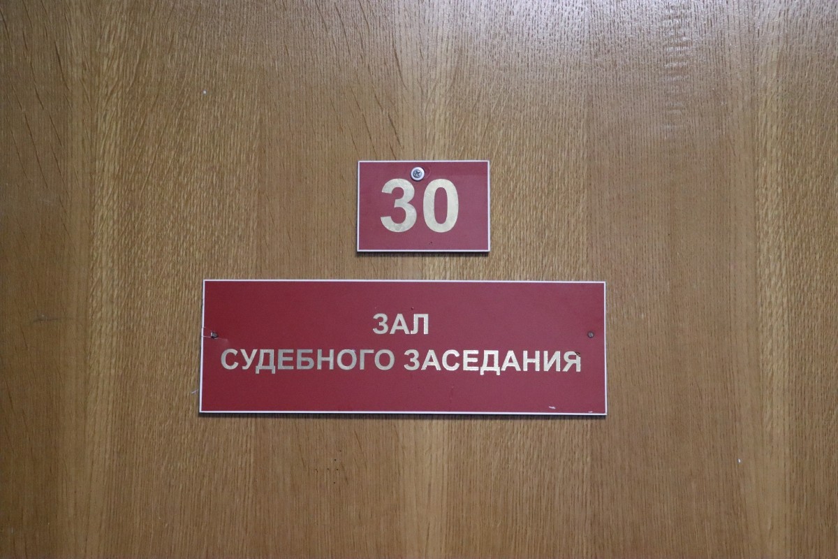 Зал суда вместо отсрочки: в Бобруйске подросток отправился под стражу