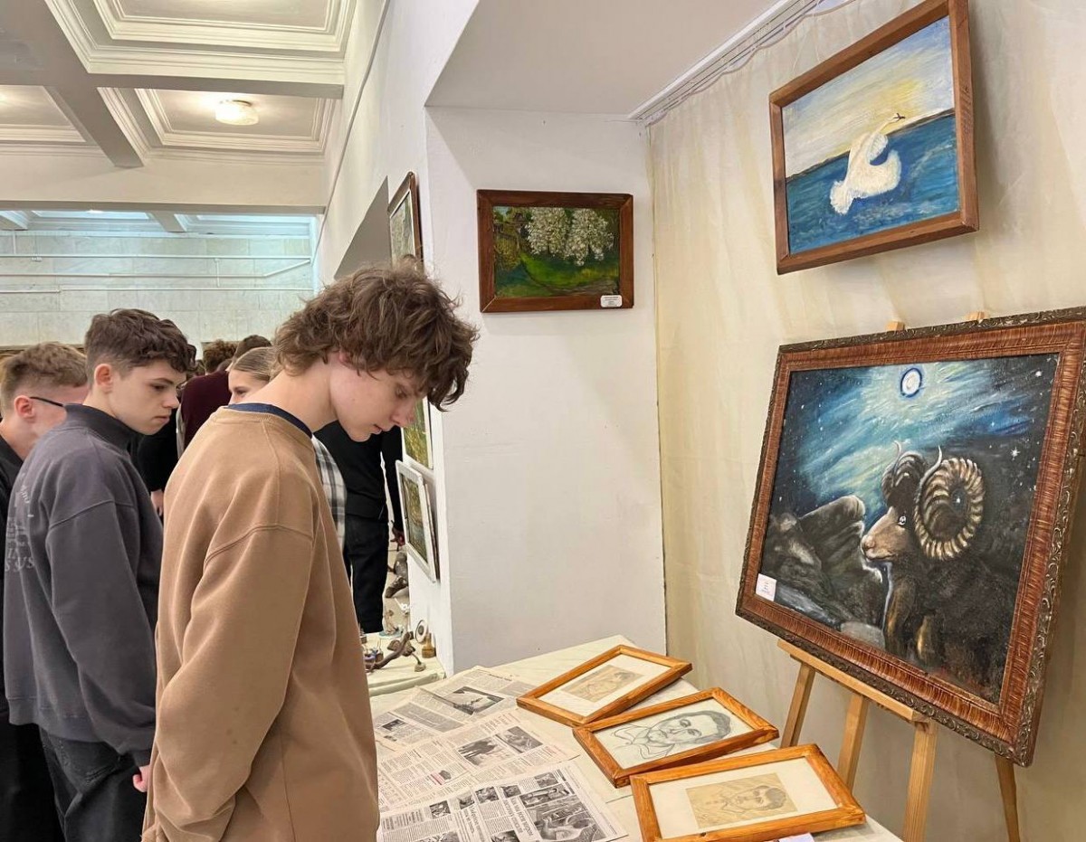 Чудеса из обыденных вещей: в Бобруйске открылась выставка Валентина Михновца Чудеса из обыденных вещей: в Бобруйске открылась выставка Валентина Михновца