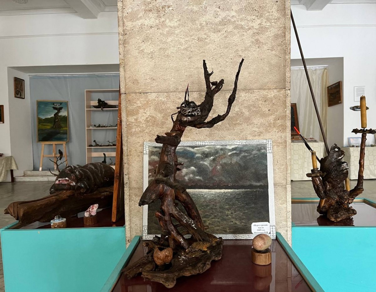 Чудеса из обыденных вещей: в Бобруйске открылась выставка Валентина Михновца Чудеса из обыденных вещей: в Бобруйске открылась выставка Валентина Михновца