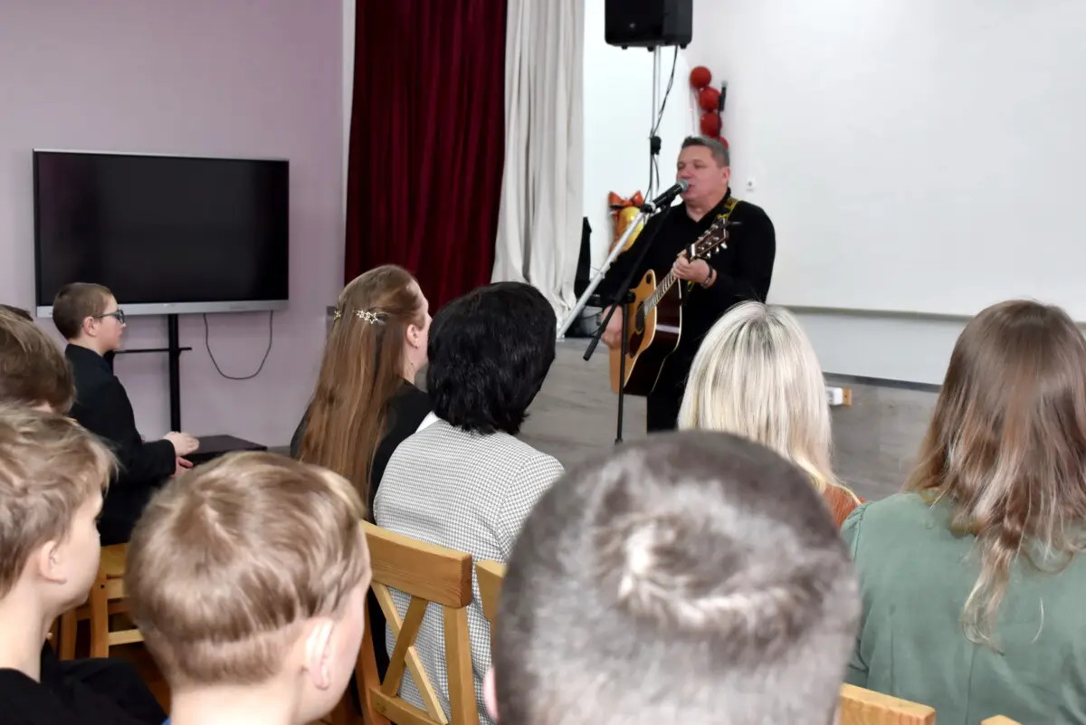 Выбор в пользу жизни. Бывший наркозависимый музыкант встретился со школьниками района Выбор в пользу жизни. Бывший наркозависимый музыкант встретился со школьниками района