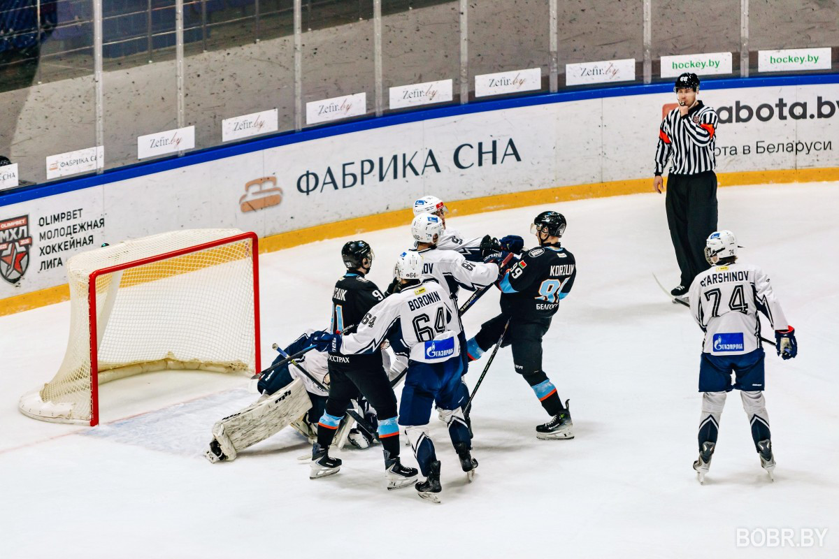 Динамо-Шинник проиграл Динамо СПб 