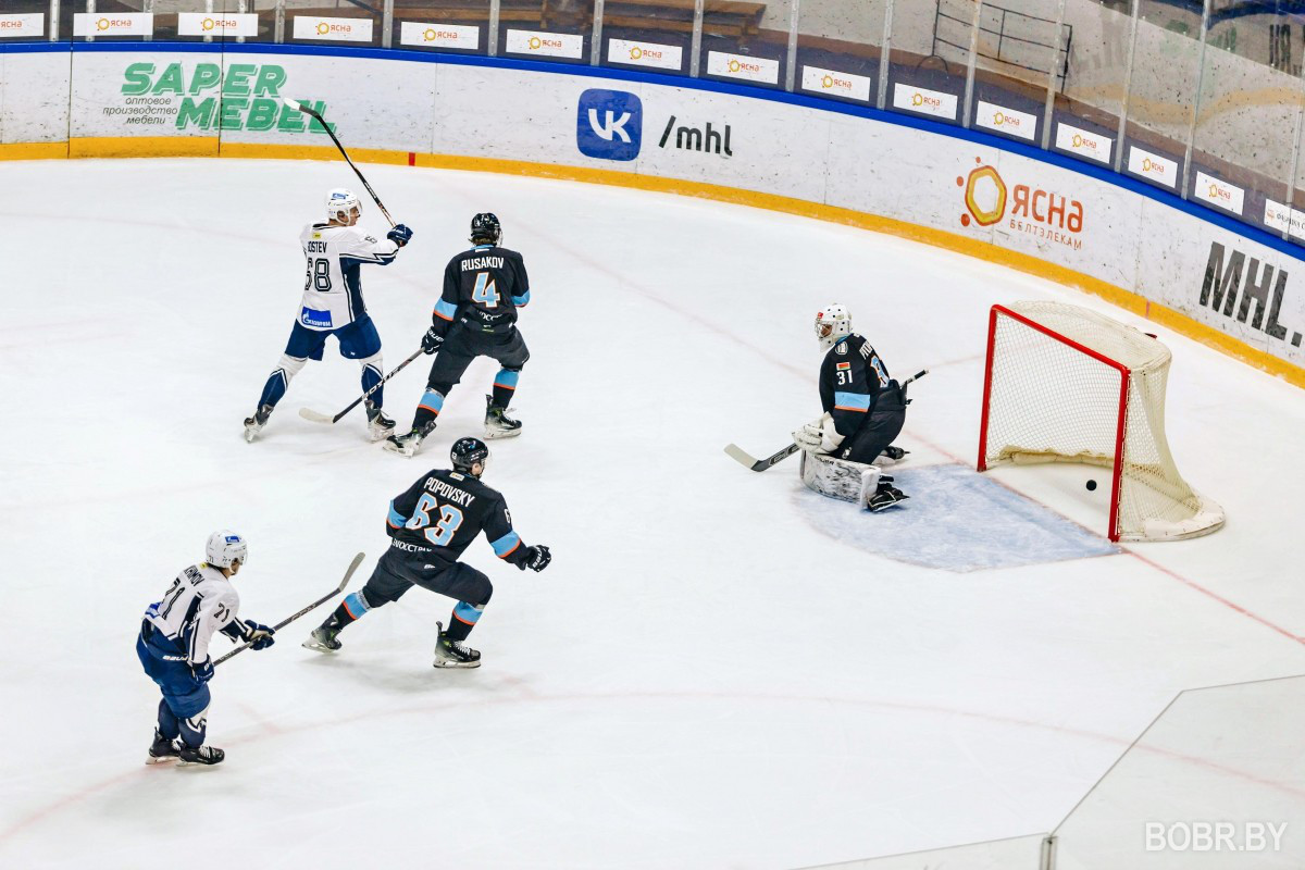 Динамо-Шинник проиграл Динамо СПб