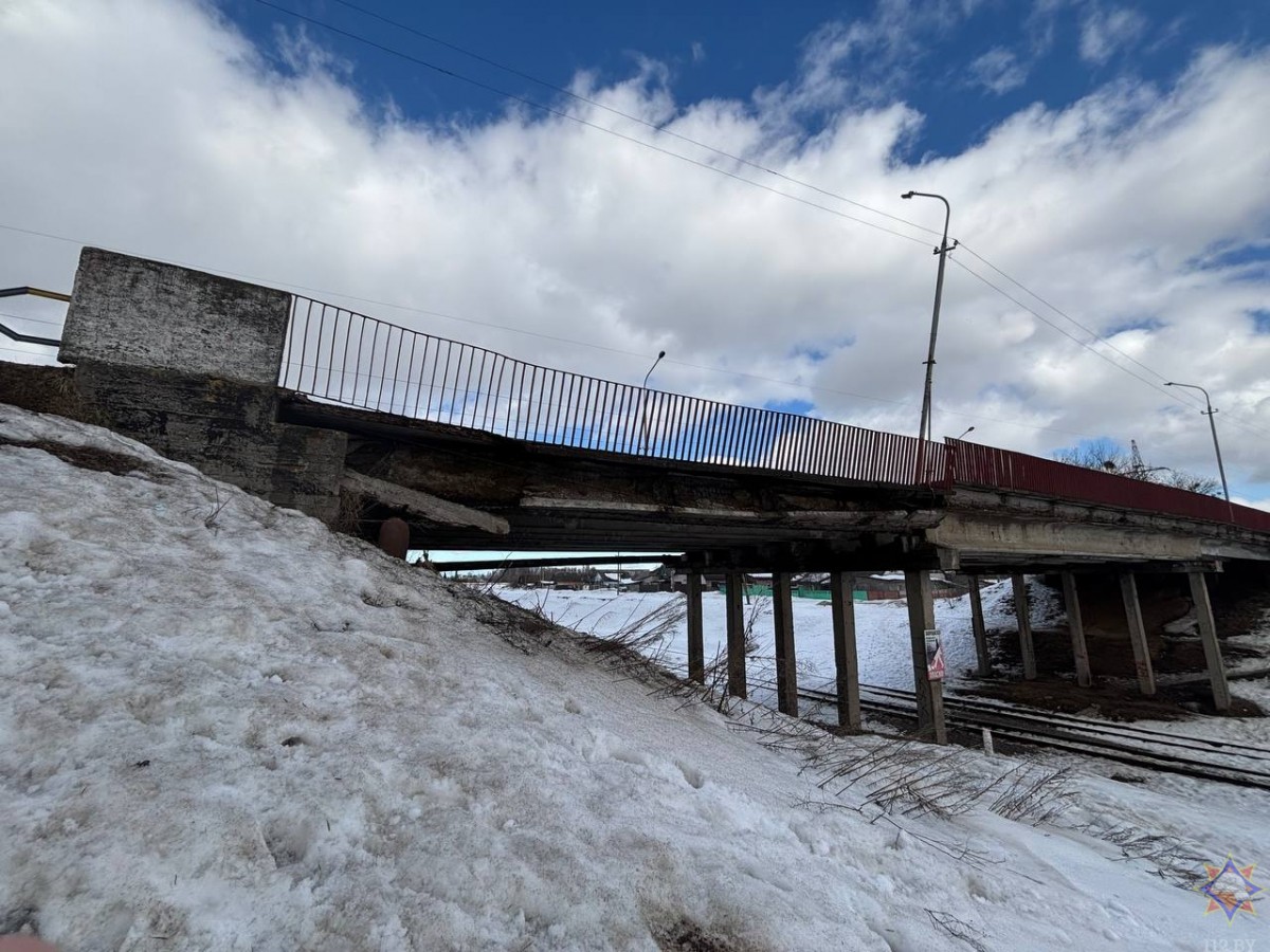 Подразделения МЧС выезжали по сообщению об угрозе обрушения путепровода в Бобруйске