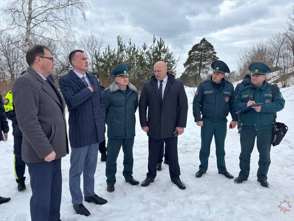 Подразделения МЧС выезжали по сообщению об угрозе обрушения путепровода в Бобруйске