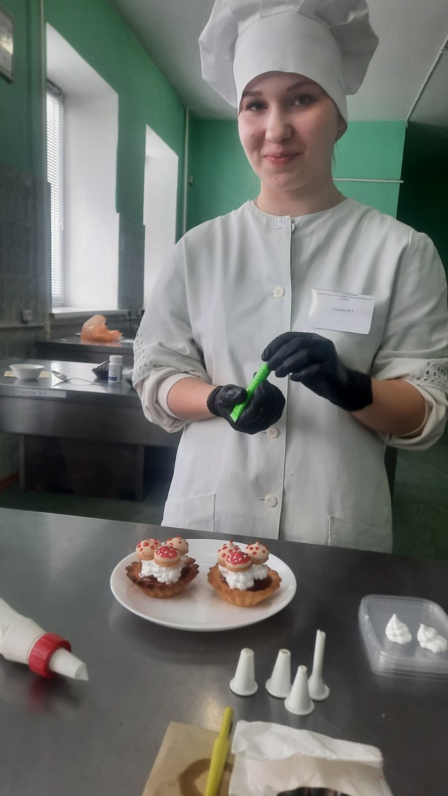 Пять бобруйских школ приняли участие в конкурсе по кондитерскому искусству