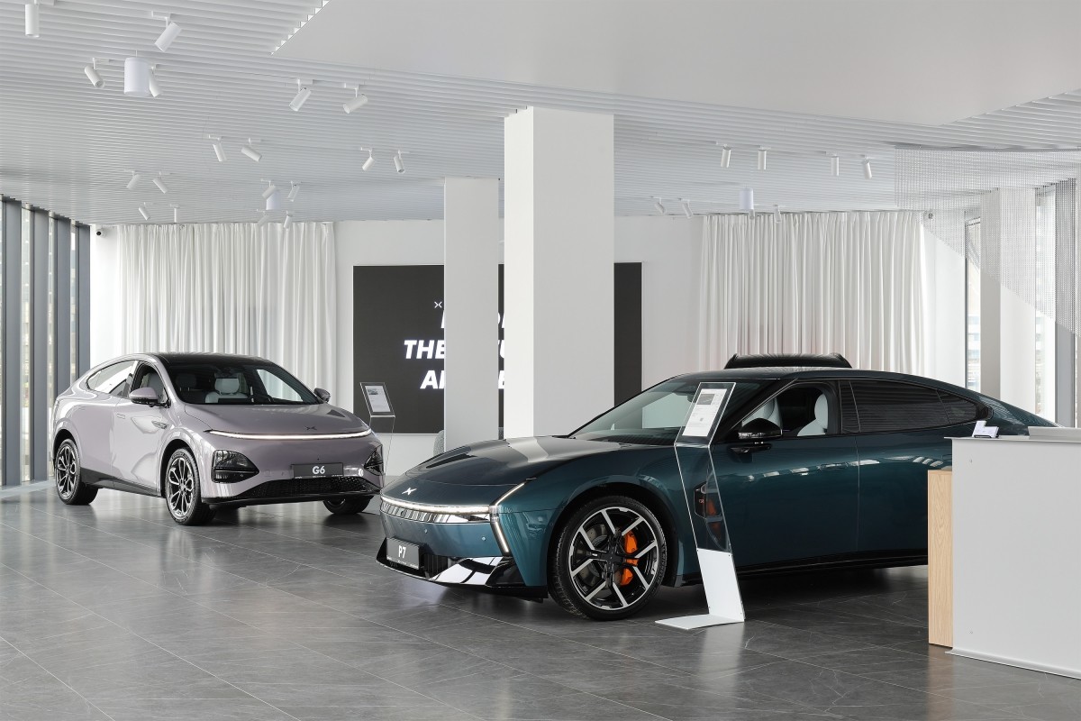 электромобили Xpeng