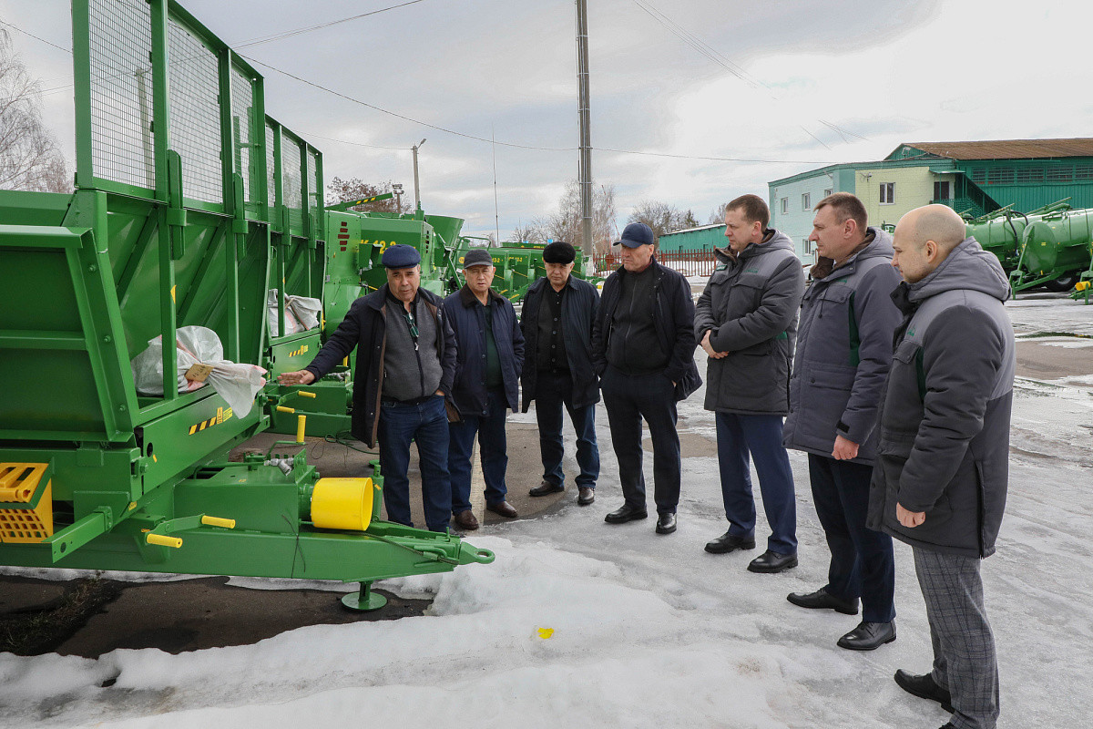 Узбекский интерес к белорусской технике: &laquo;Бобруйскагромаш&raquo; презентовал свои возможности