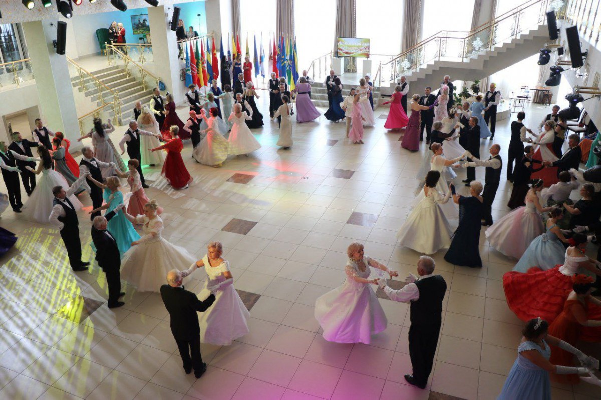 Бобруйчане стали частью исторического бала в Могилеве Бобруйчане стали частью исторического бала в Могилеве