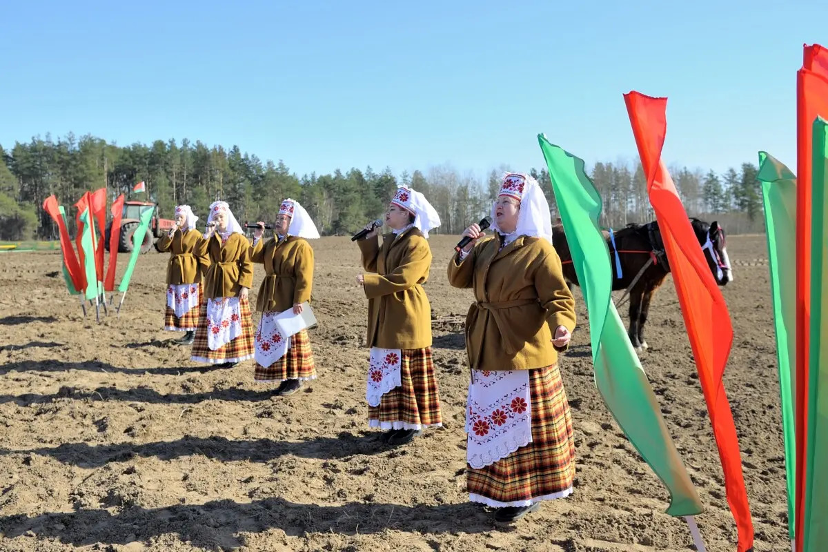 На Бобруйщине дан массовый старт посевной