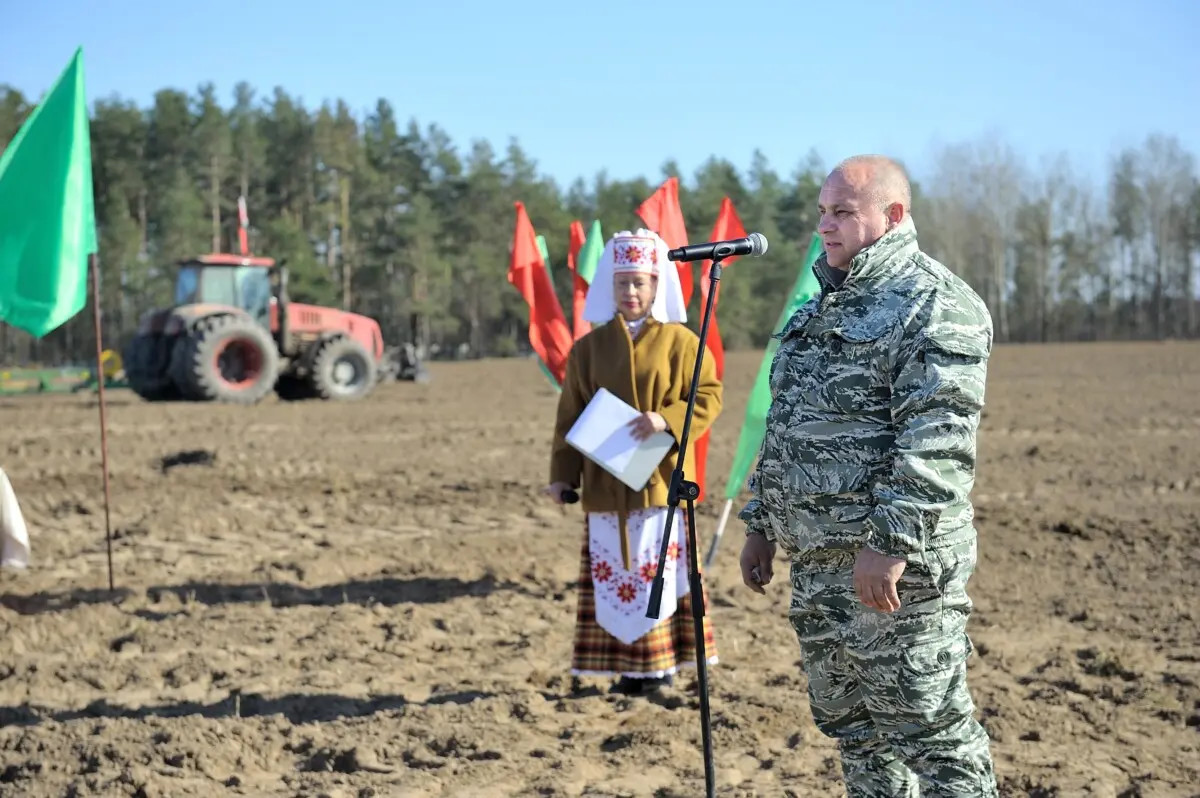 На Бобруйщине дан массовый старт посевной