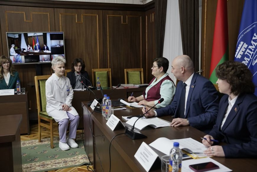 Бобруйчанка Анастасия Хрипунова выбрала Минск: выпускники ГомГМУ получили путевки на рабочие места