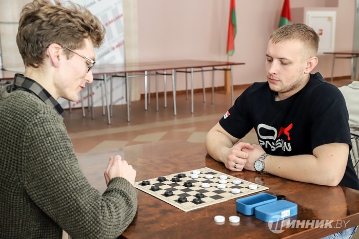 На базе &laquo;Белшины&raquo; прошел турнир по шашкам среди молодых специалистов