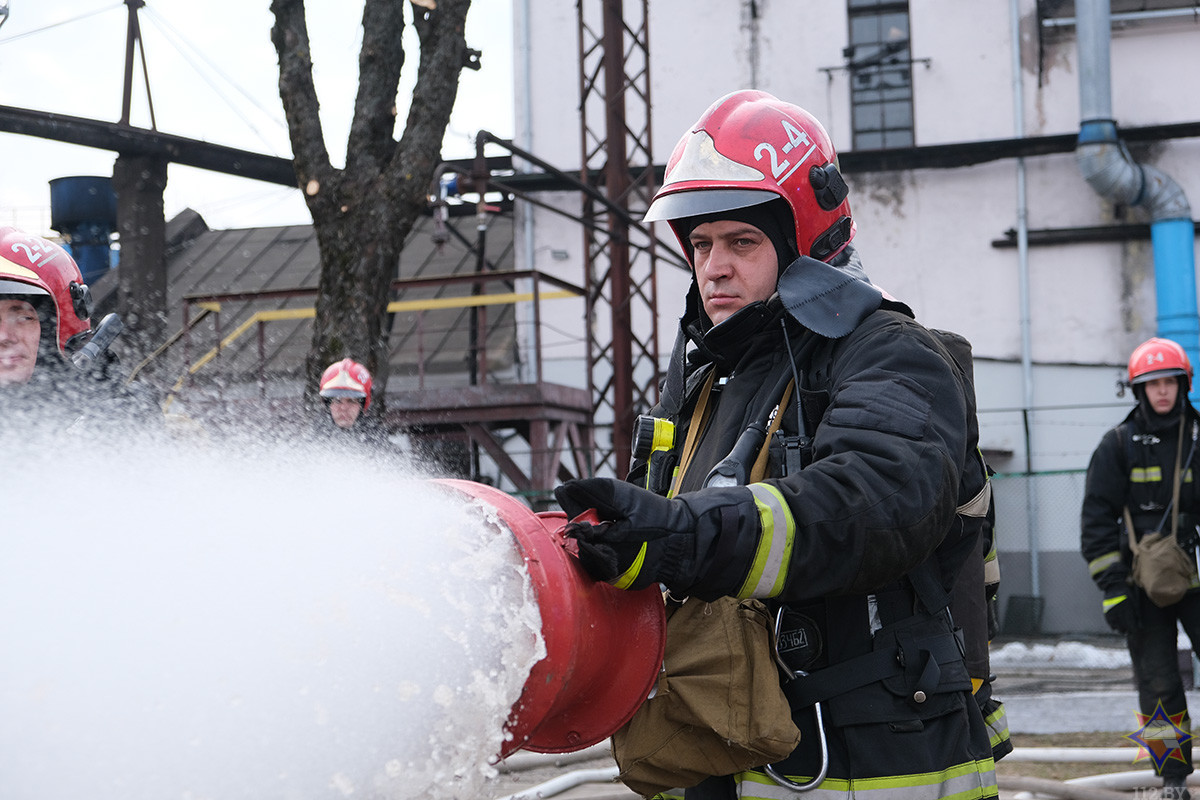 Пожар на заводе биотехнологий: учения определили готовность спасателей Бобруйска