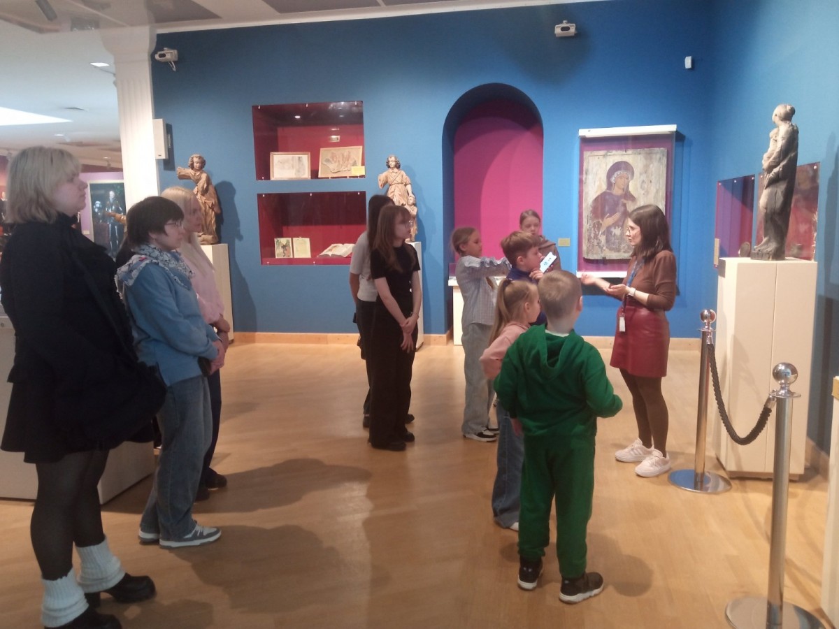 Юные художники Бобруйской ИЗО-студии &laquo;Радуга&raquo; в гостях в Национальном художественном музее РБ