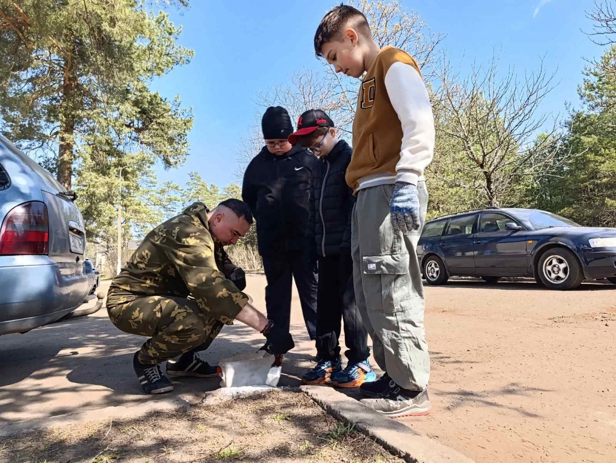 Субботник с пользой для района провели учащиеся Айкидо из Киселевич