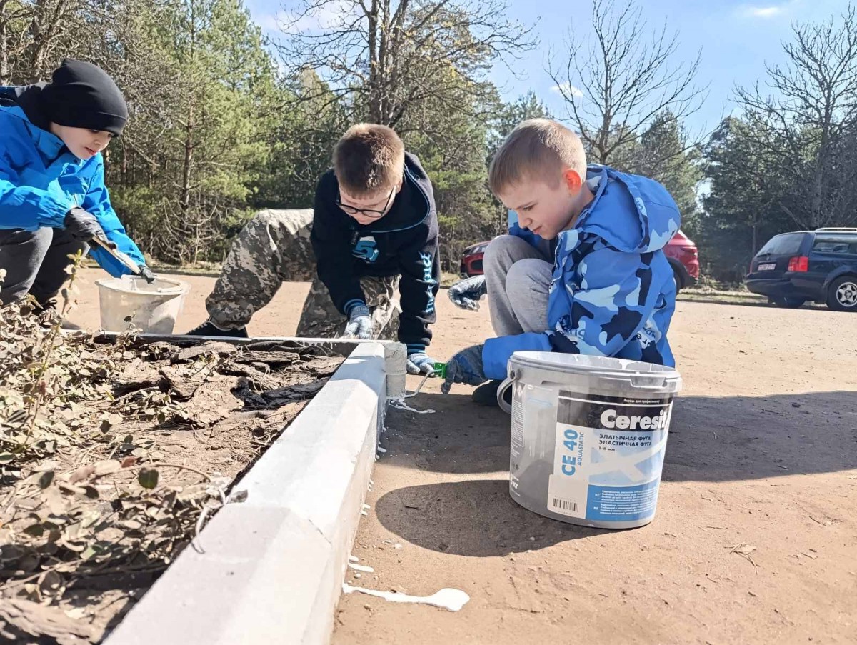 Субботник с пользой для района провели учащиеся Айкидо из Киселевич
