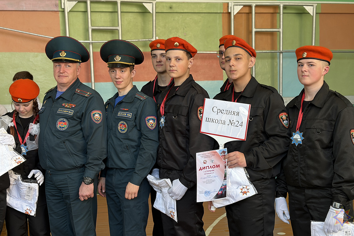 Бобруйские школьники соревновались в умениях юных спасателей-пожарных