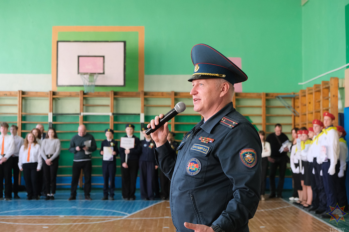 Бобруйские школьники соревновались в умениях юных спасателей-пожарных