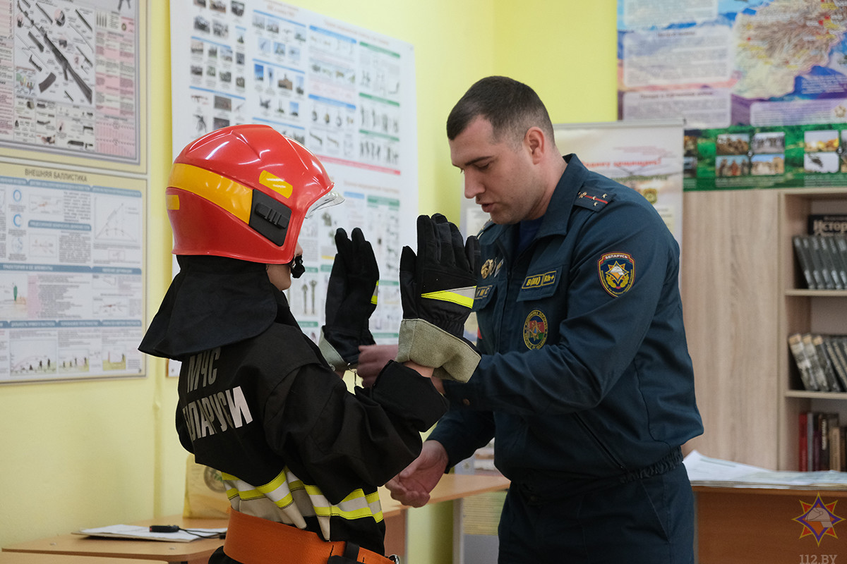 Бобруйские школьники соревновались в умениях юных спасателей-пожарных