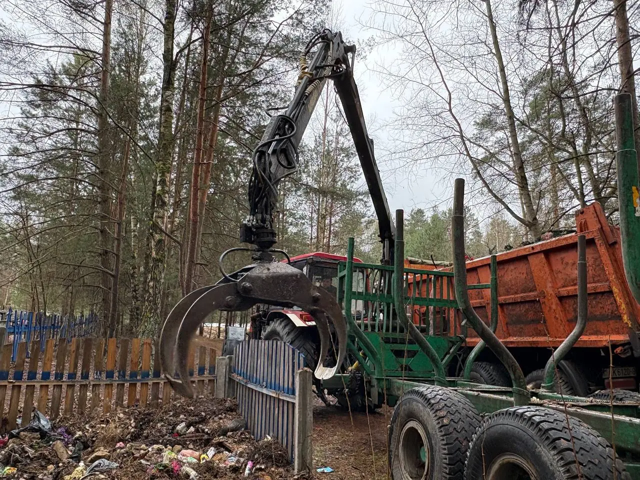 По всей Бобруйщине кипят работы по благоустройству кладбищ