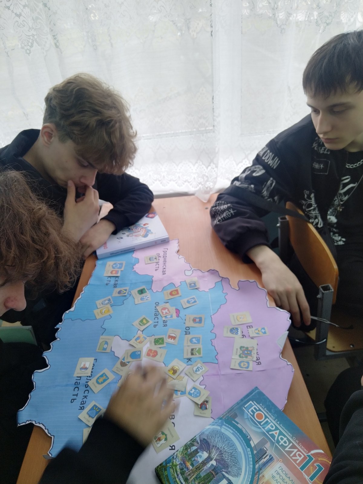 С 31 марта по 8 апреля 2026 года в Бобруйском государственном индустриально-строительном колледже царила особая атмосфера — время интеллектуальных баталий, творческих открытий и командного духа. С 31 марта по 8 апреля 2026 года в Бобруйском государственном индустриально-строительном колледже царила особая атмосфера — время интеллектуальных баталий, творческих открытий и командного духа.