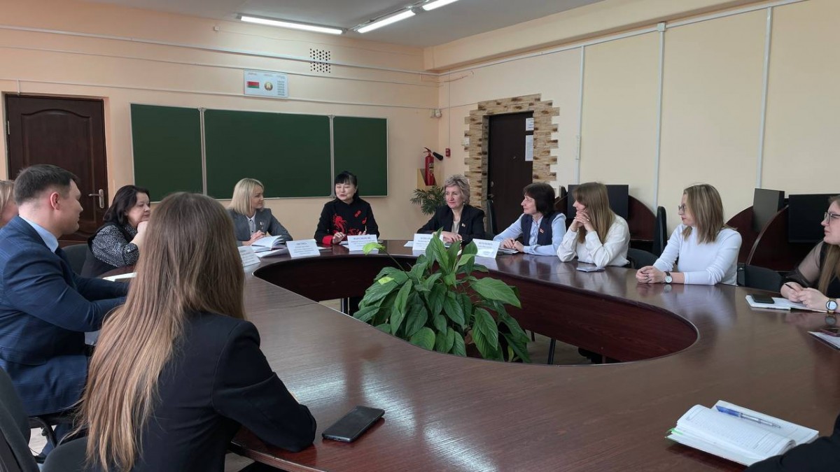 В гимназии №1 города Бобруйска прошла встреча с представителями Института Конфуция