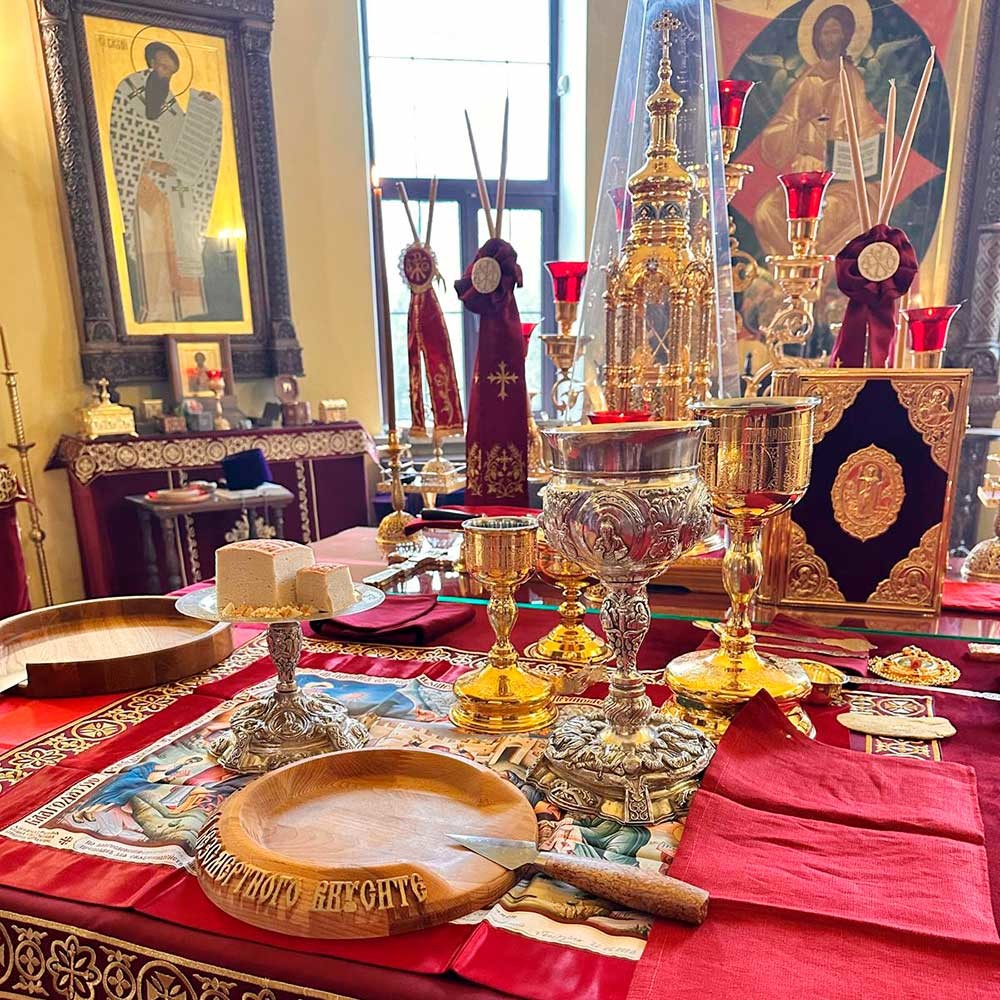 Великий Четверг: в Бобруйском соборе святителя Николая совершили Божественную литургию