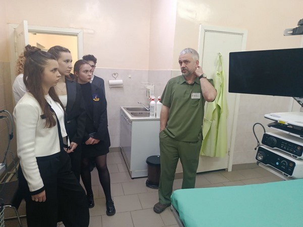 Бобруйские школьники познакомились с работой центральной больницы на профориентационной встрече