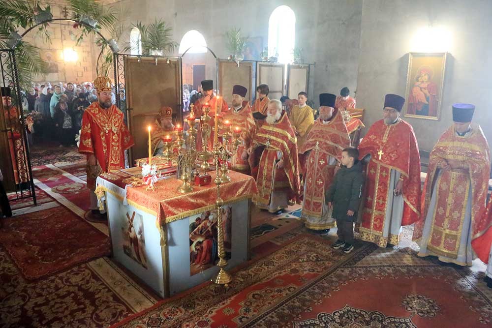 Епископ Бобруйский Серафим возглавил престольное торжество в мужском монастыре Прощанская пустынь