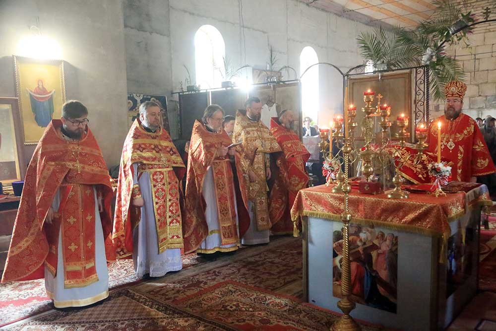 Епископ Бобруйский Серафим возглавил престольное торжество в мужском монастыре Прощанская пустынь