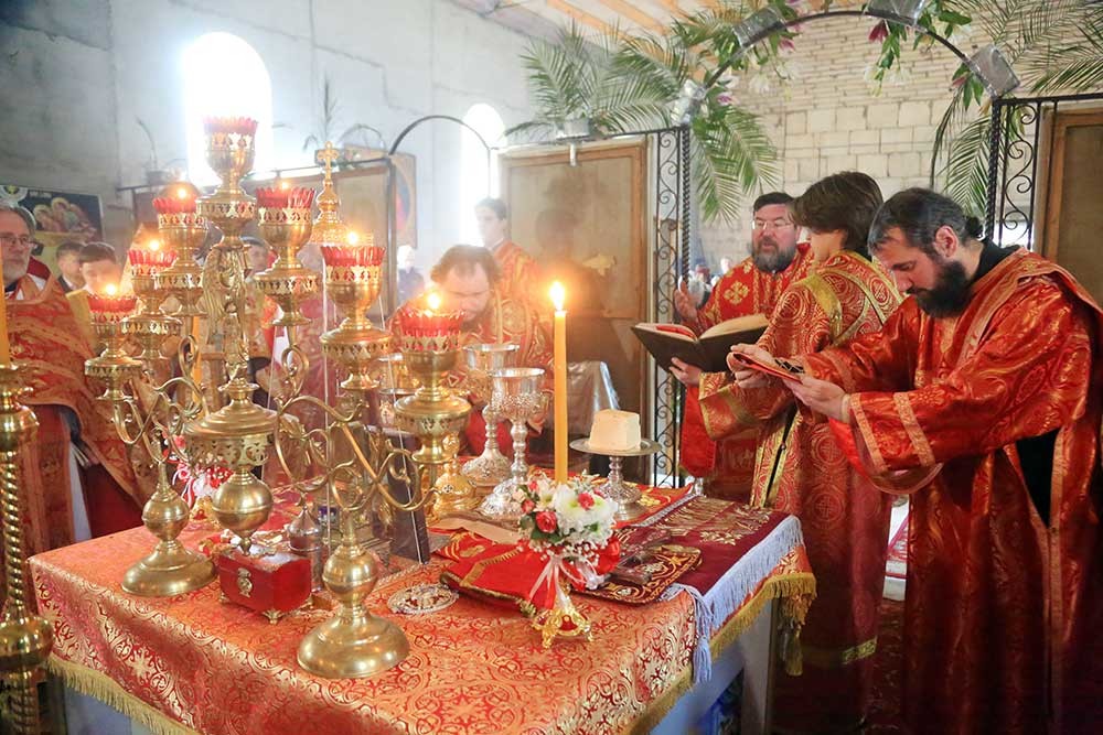 Епископ Бобруйский Серафим возглавил престольное торжество в мужском монастыре Прощанская пустынь