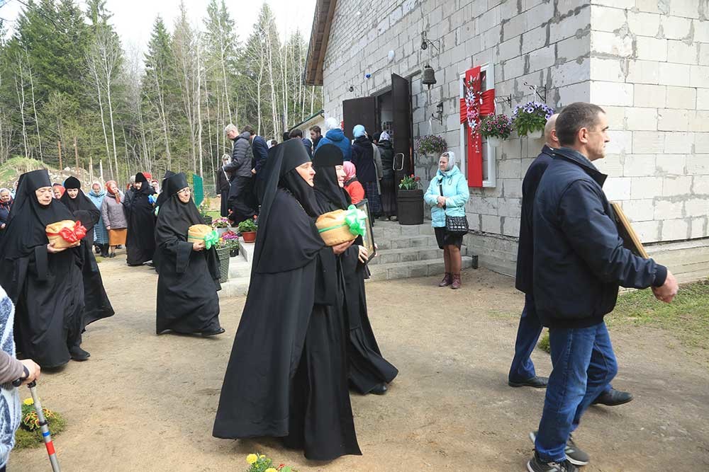 Епископ Бобруйский Серафим возглавил престольное торжество в мужском монастыре Прощанская пустынь