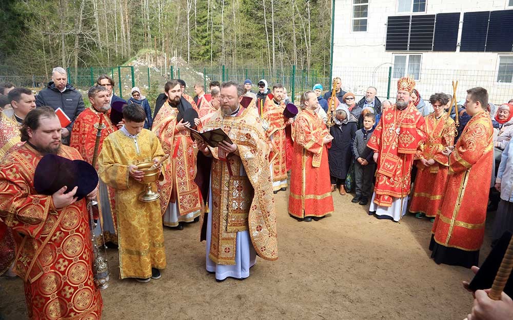 Епископ Бобруйский Серафим возглавил престольное торжество в мужском монастыре Прощанская пустынь