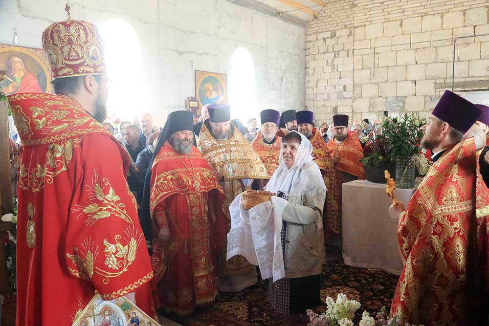 Епископ Бобруйский Серафим возглавил престольное торжество в мужском монастыре Прощанская пустынь