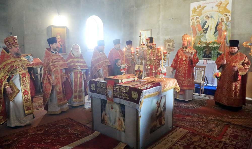 Епископ Бобруйский Серафим возглавил престольное торжество в мужском монастыре Прощанская пустынь